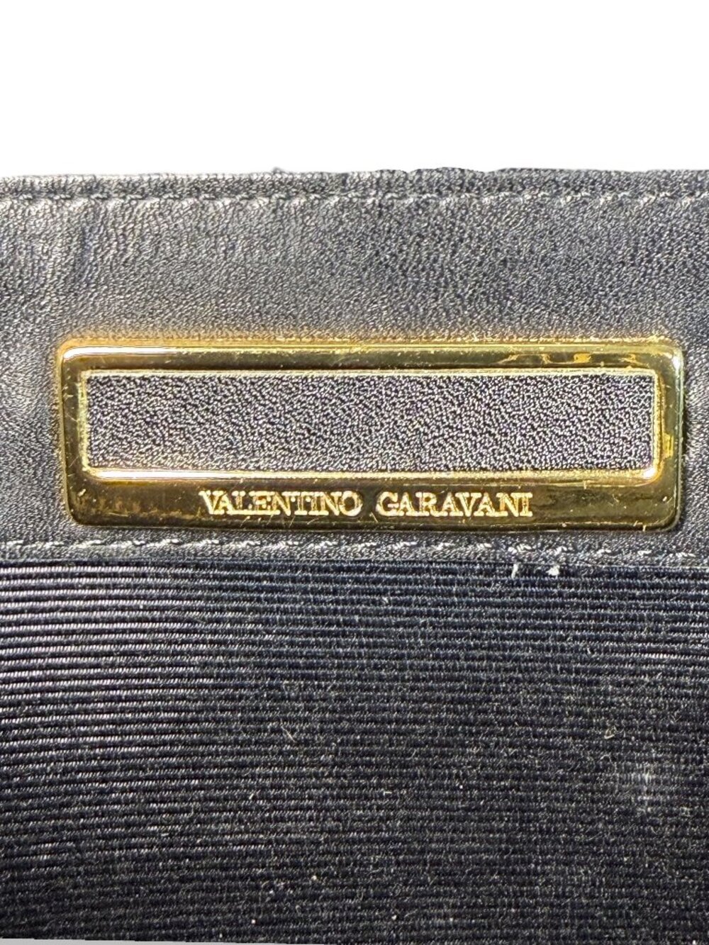 Valentino Garavani Vintage Leather Shoulder Bag w/Iconic Gold Logo Buckle & COA - Picture 13 of 16